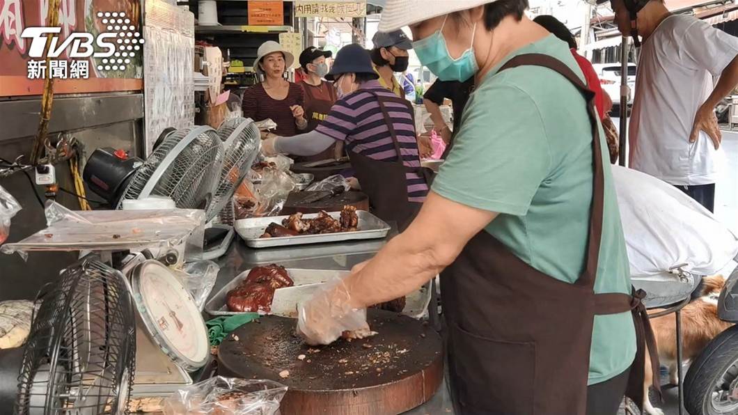 圖／TVBS 藍營立委質疑萬巒豬腳魚目混「豬」　綠營批豬腦何苦為難豬腳