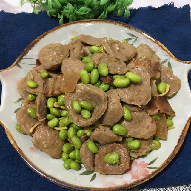 五花肉丸子炒毛豆，營養美味，是夏季不可錯過的美食