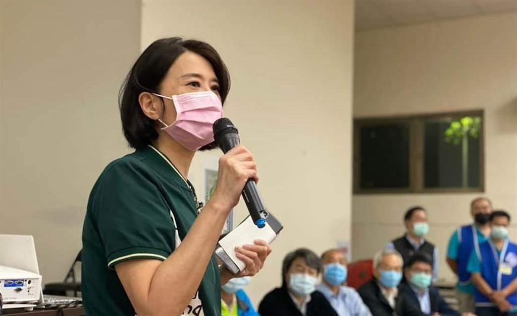 北市議員王鴻薇25日痛批，指揮中心對疫苗殘劑的預約系統根本「玩假的」，呼籲蔡政府最引以為傲的天才政委唐鳳趕快出面。（摘自王鴻薇臉書／張穎齊臺北傳真）