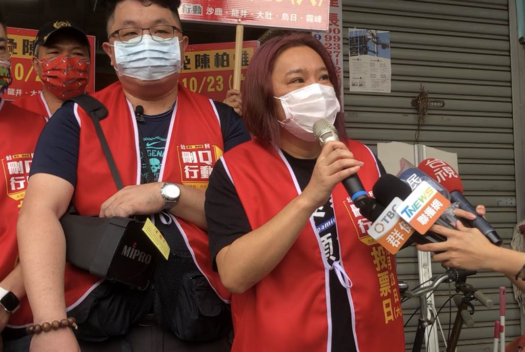 陳玉珍呼籲臺中鄉親眼睛要睜大，找一位能夠真正地腳踏實地的民意代表，才能真正代表民意，才能找回臺中人的光榮。(陳世宗攝)