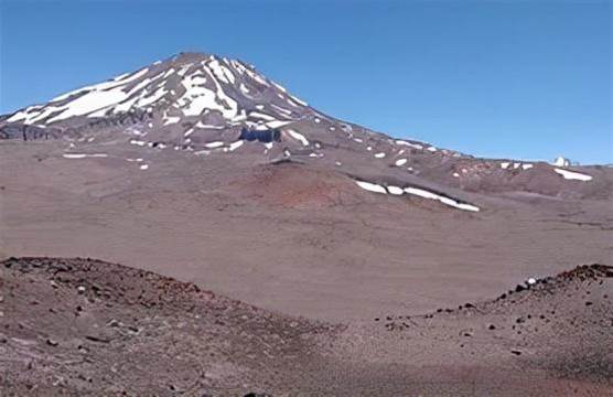 世界風光欣賞——阿根廷門多薩省邁波火山景色