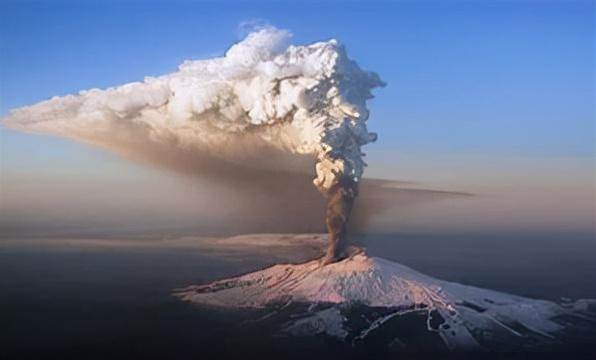 世界風光欣賞——阿根廷門多薩省邁波火山景色