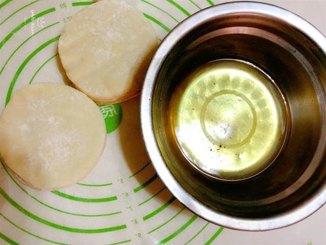 面食最好吃的做法，不用和面不用蒸，出鍋外酥里嫩，孩子點名要吃