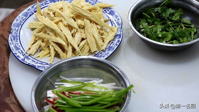 過年了，教你4道解膩小涼菜，端上桌比大魚大肉還搶手，太好吃了