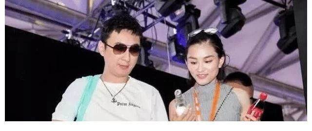 王思聰和日本女演員被拍，看見長相后，王健林：搞不懂他的審美