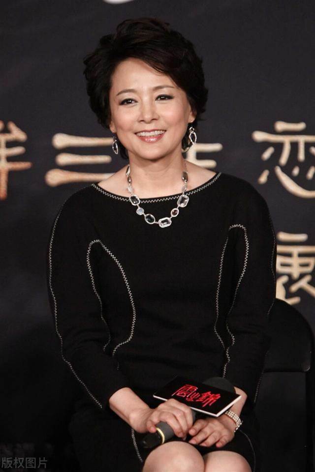 年過60歲，無兒無女的7位女星，年輕時個個顏值天花板