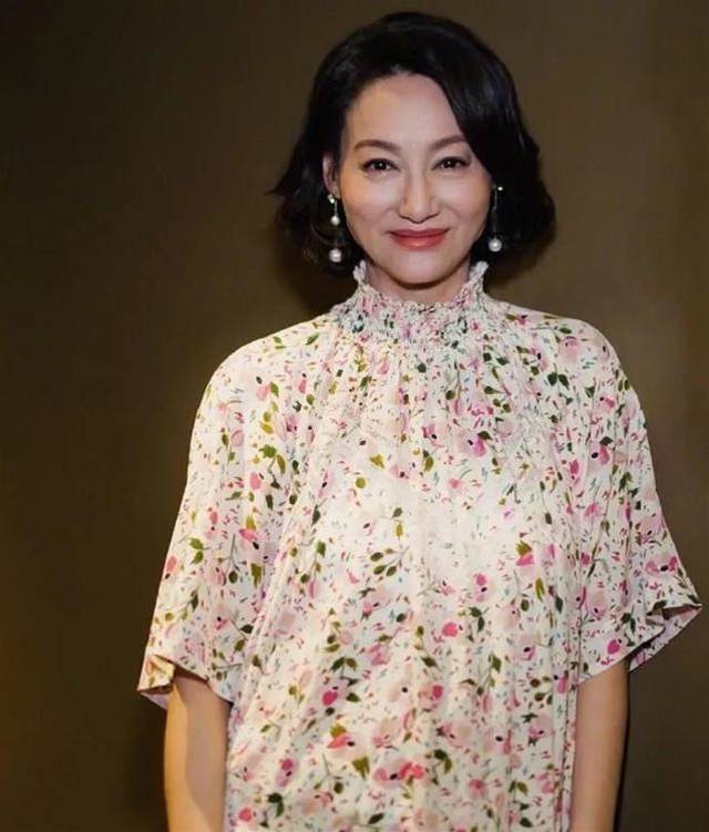 至今未婚的11位女明星，個個“風韻猶存”，最大62歲，最小43歲