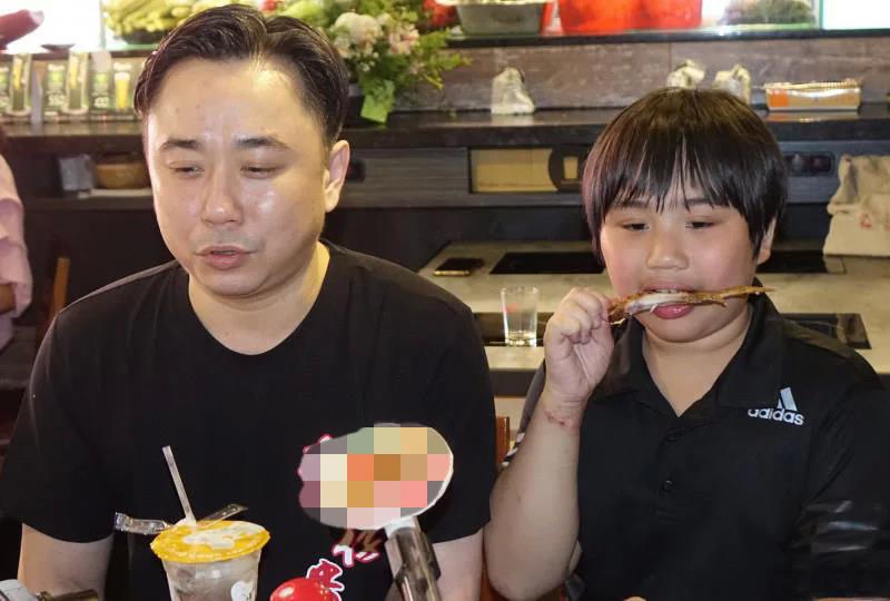 小彬彬的儿子小小彬,也是天才童星一枚.