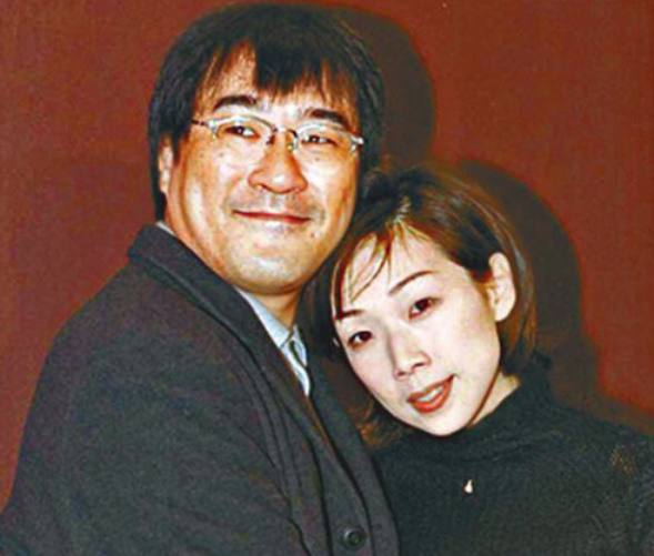 60岁李宗盛三婚生活幸福,33岁老婆正面照曝光,网友调侃:要注意身体啊!