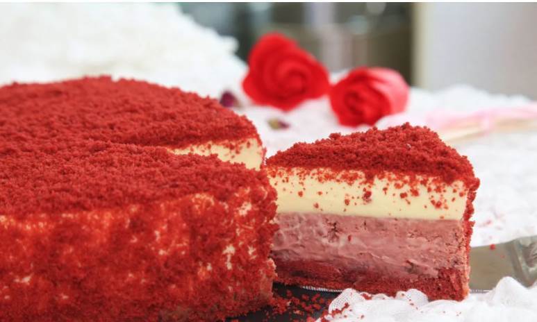 今日情人節，做個愛心紅絲絨玫瑰芝士蛋糕！
